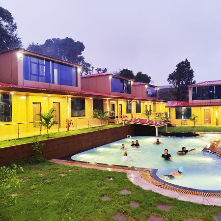 Arya Resort And Spa มหาบาเลชวาร์ ภายนอก รูปภาพ