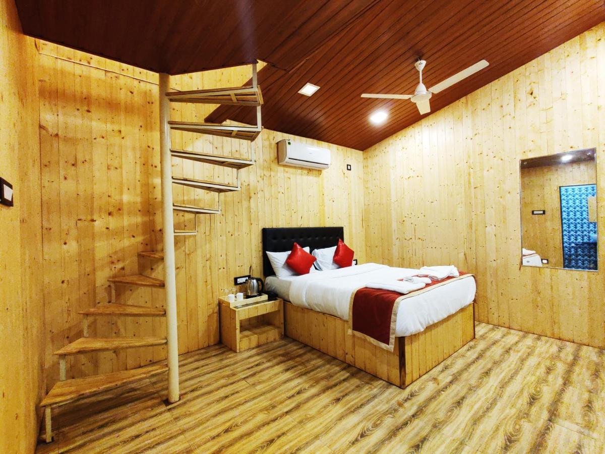 Arya Resort And Spa มหาบาเลชวาร์ ภายนอก รูปภาพ