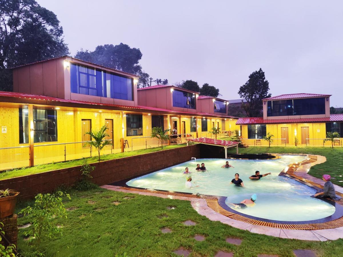 Arya Resort And Spa มหาบาเลชวาร์ ภายนอก รูปภาพ