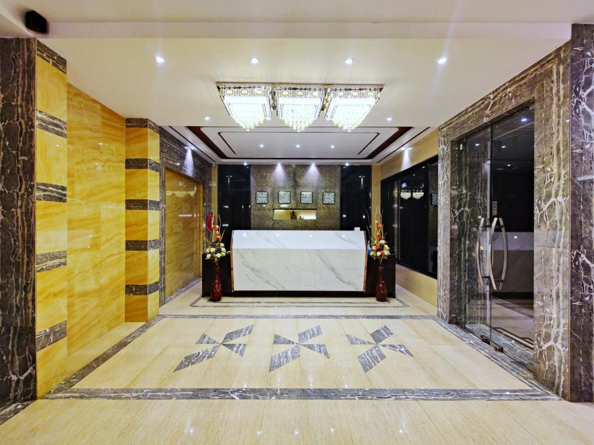 Arya Resort And Spa มหาบาเลชวาร์ ภายนอก รูปภาพ