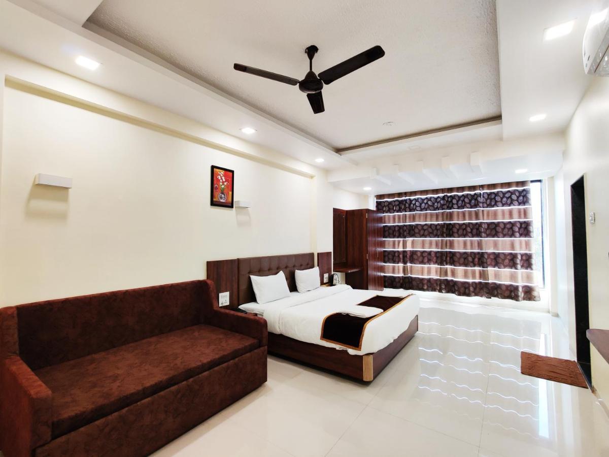 Arya Resort And Spa มหาบาเลชวาร์ ภายนอก รูปภาพ