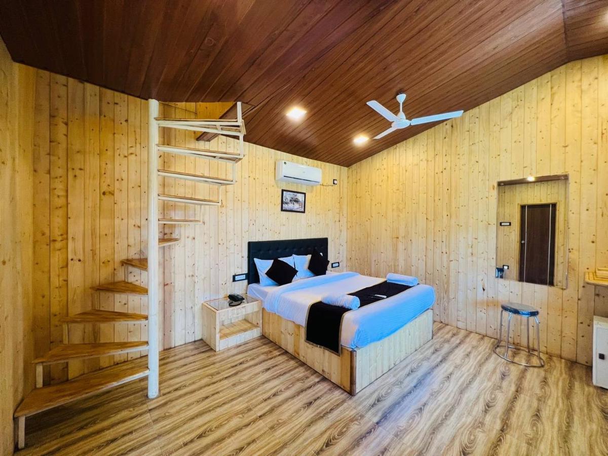 Arya Resort And Spa มหาบาเลชวาร์ ภายนอก รูปภาพ