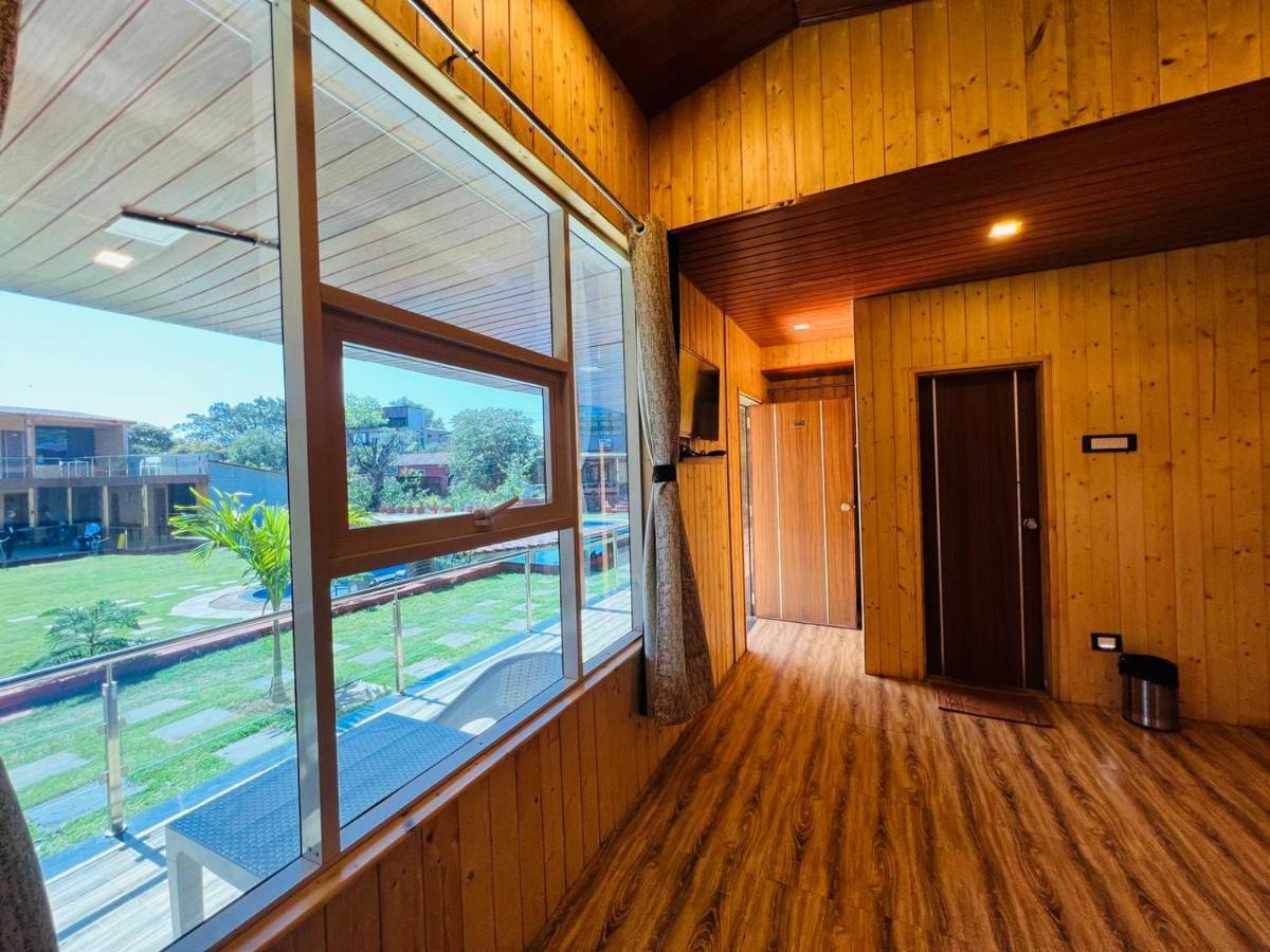 Arya Resort And Spa มหาบาเลชวาร์ ภายนอก รูปภาพ