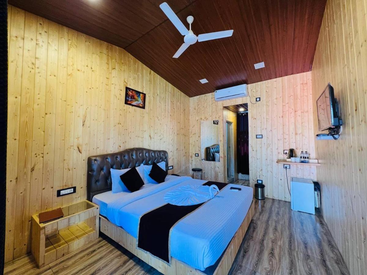 Arya Resort And Spa มหาบาเลชวาร์ ภายนอก รูปภาพ