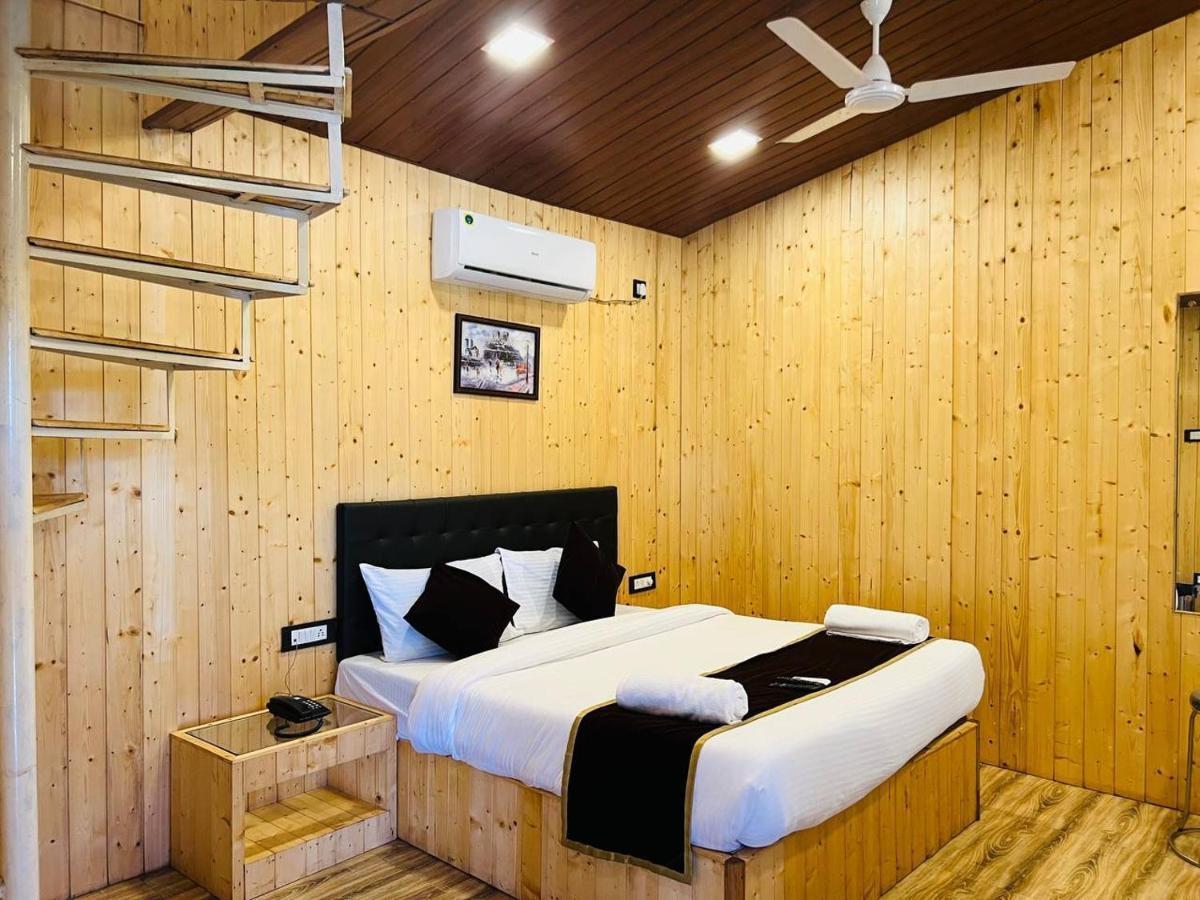 Arya Resort And Spa มหาบาเลชวาร์ ภายนอก รูปภาพ