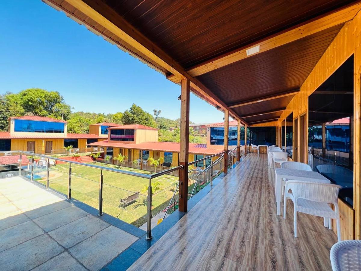 Arya Resort And Spa มหาบาเลชวาร์ ภายนอก รูปภาพ